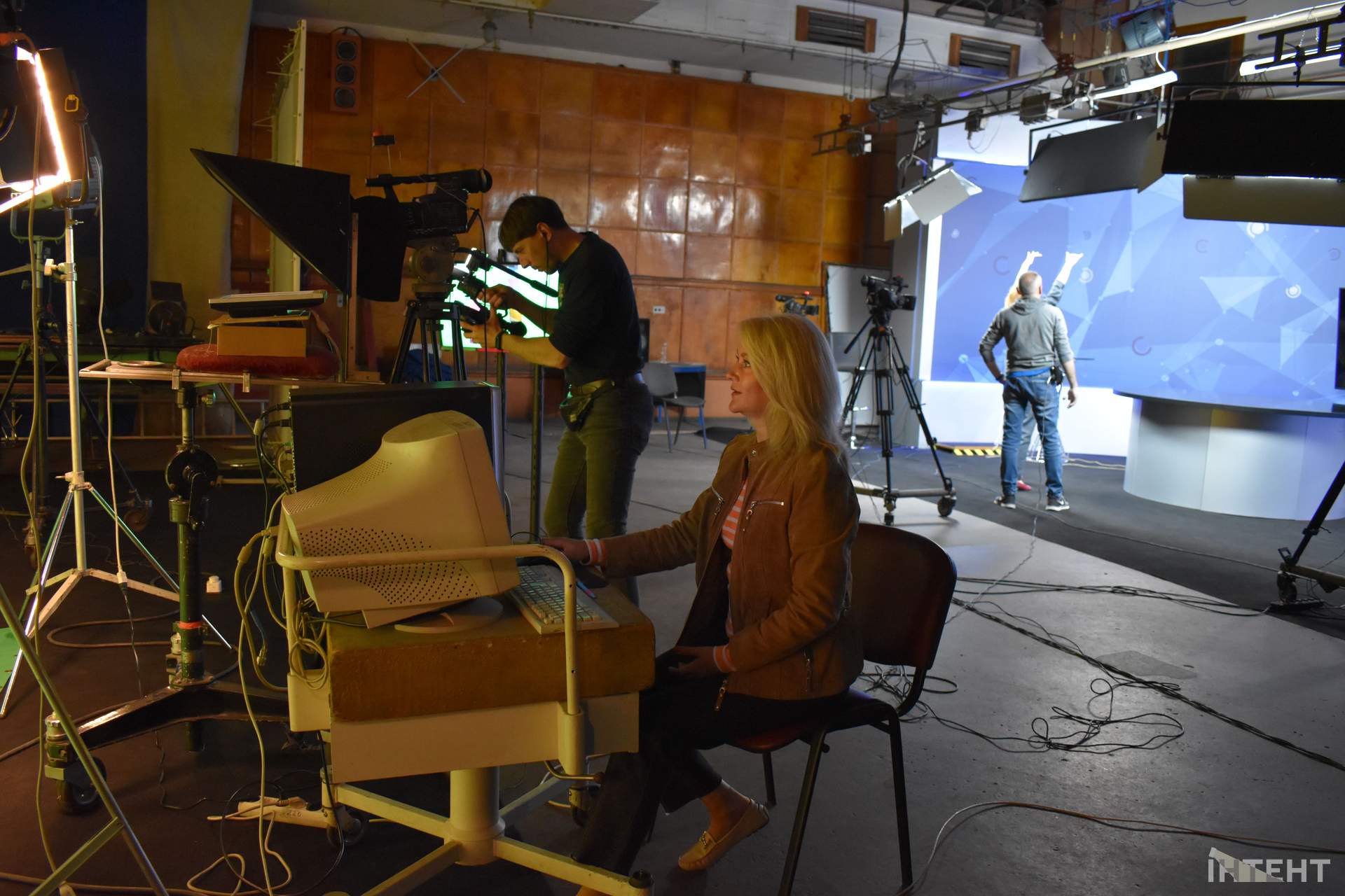 Екскурсія кабінетами "Суспільного": поєднання різних епох одеського телебачення