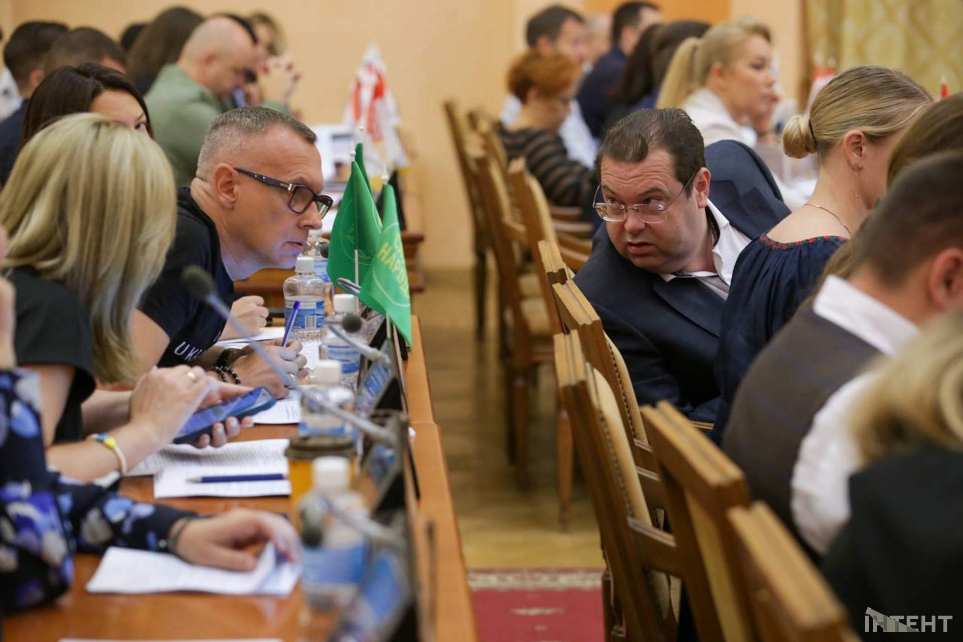Бурхлива сесія та мітинг у світлинах Інтента