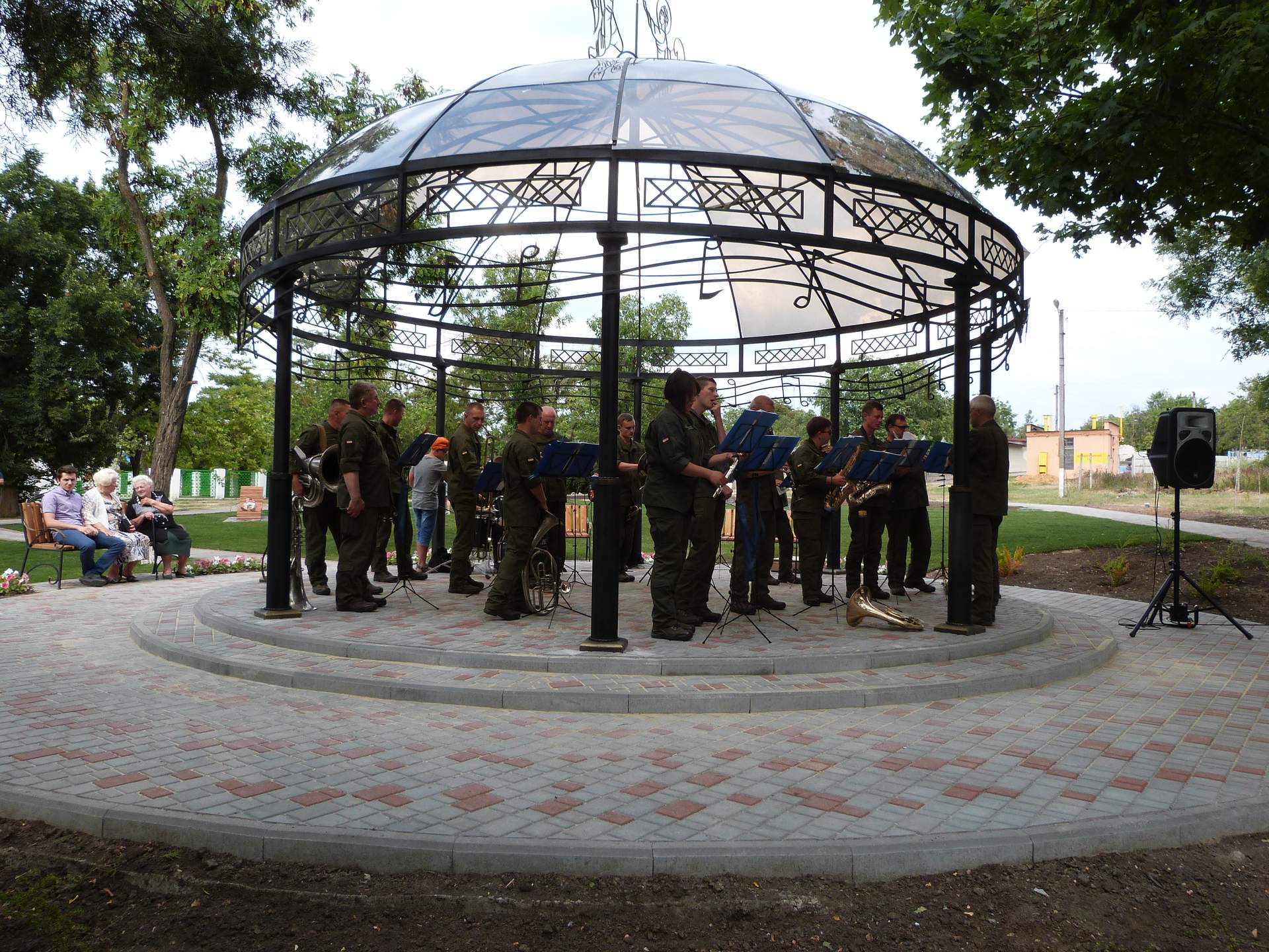 У Доброславі відкрили ротонду для оркестрів в оновленому парку  Слави