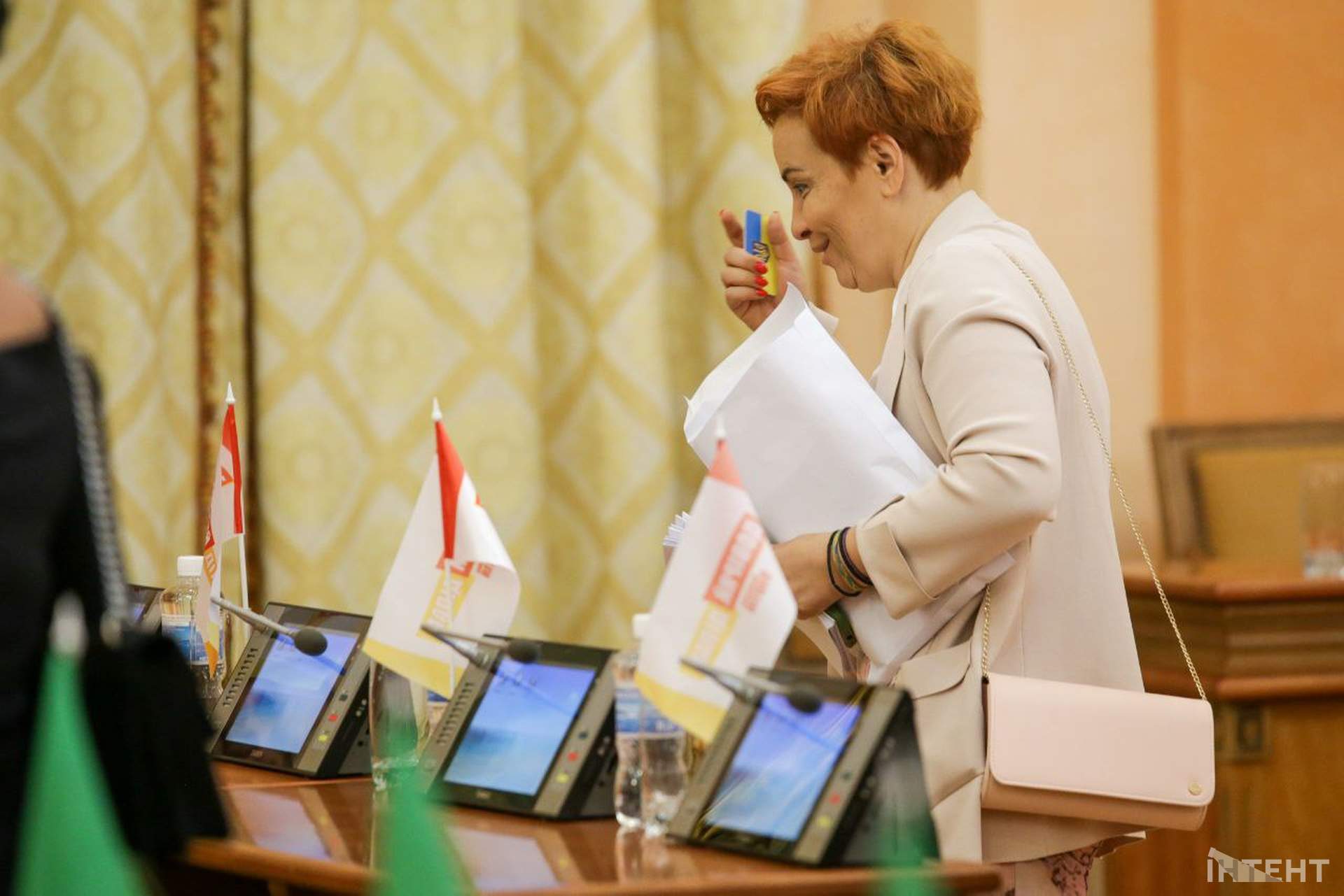 Обличчя та емоції: сесія Одеської міської ради в об'єктиві Інтента