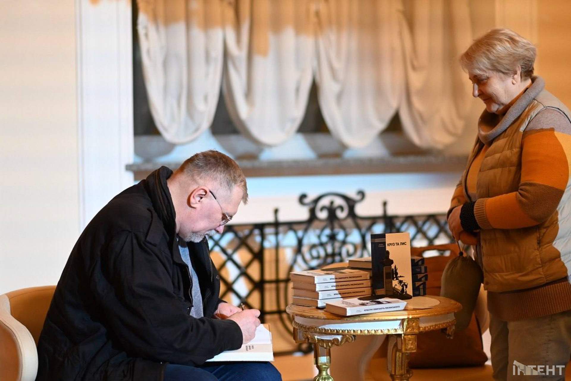 Імперські міфи та деколонізація: в Одесі презентували книжки про українського мореплавця