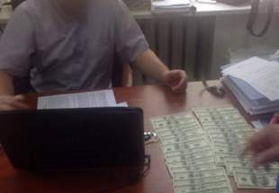 Суд погодився, що одеському податківцю підкинули хабар
