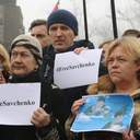 Одесситы принесли цветы к памятнику Шевченко и потребовали освободить Савченко