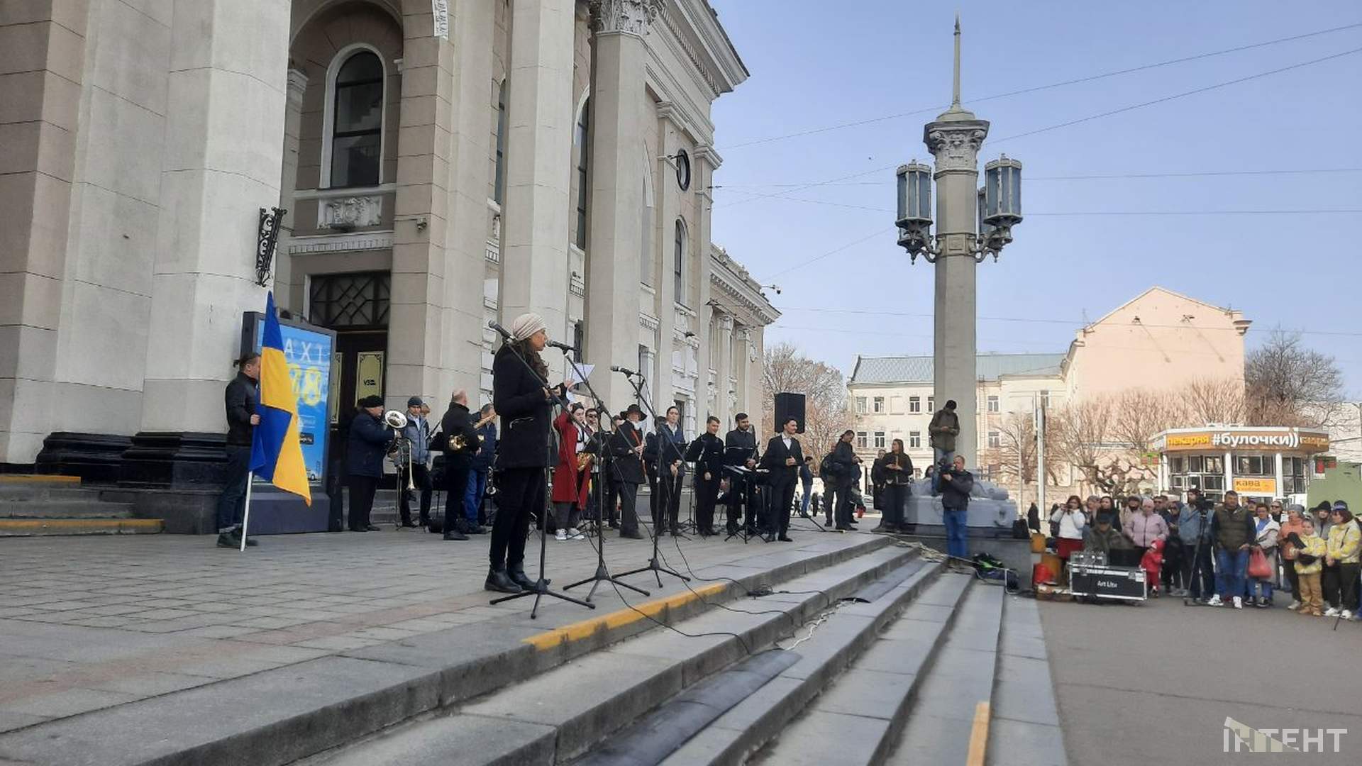 День гумору в Одесі: концерт, флешмоб "Чемодан-вокзал-росія" та арт-виставка