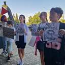 Одесити влаштували акцію протесту з вимогою врятувати єнота з контактного зоопарку