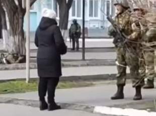 Героїня з Херсонщини та її слова про соняшники увійшли до фільму "Битва мемів"