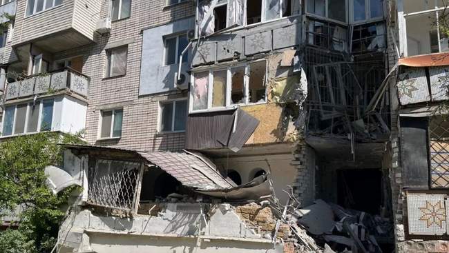 Последствия обстрела Херсона, фото: Нацполиция