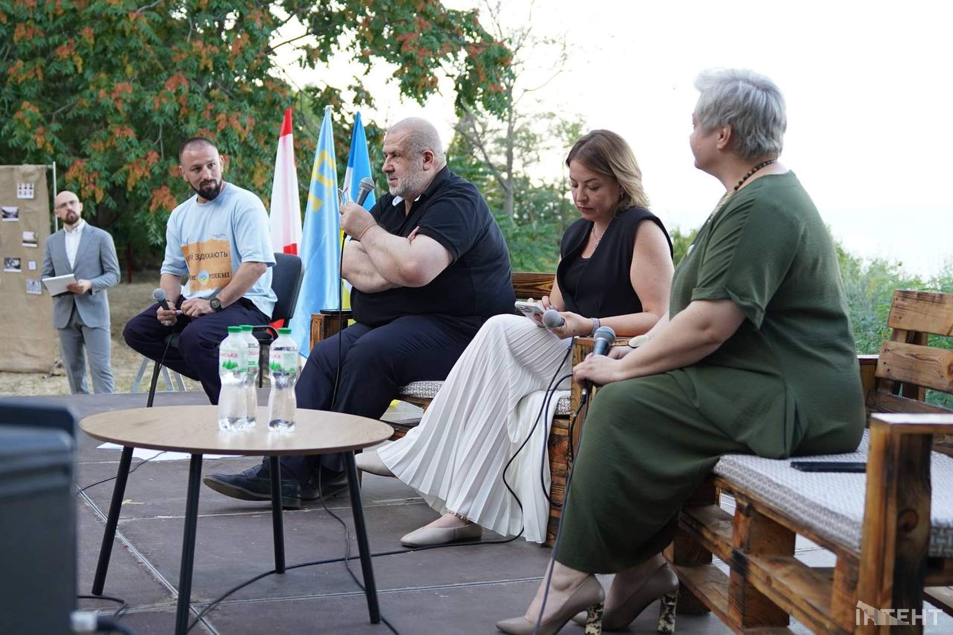 У сквері Челебіджіхана в Одесі встановили пам'ятну табличку на його честь