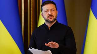 At talks in Turkey, Zelenskyy rejects possibility of bidding for Crimea