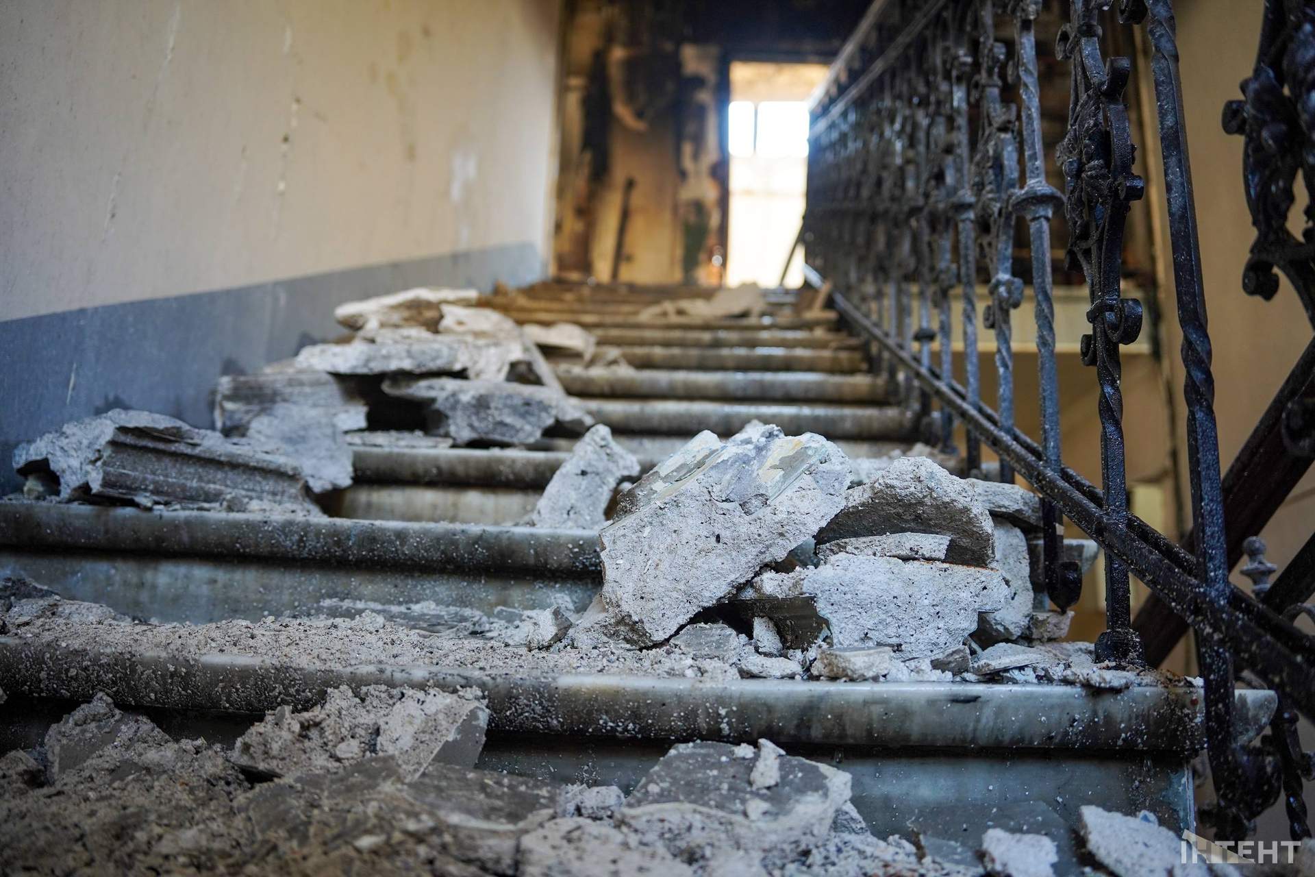 В Одесі після масованої атаки восьмеро постраждалих, згоріли автівки, зруйновані будинки