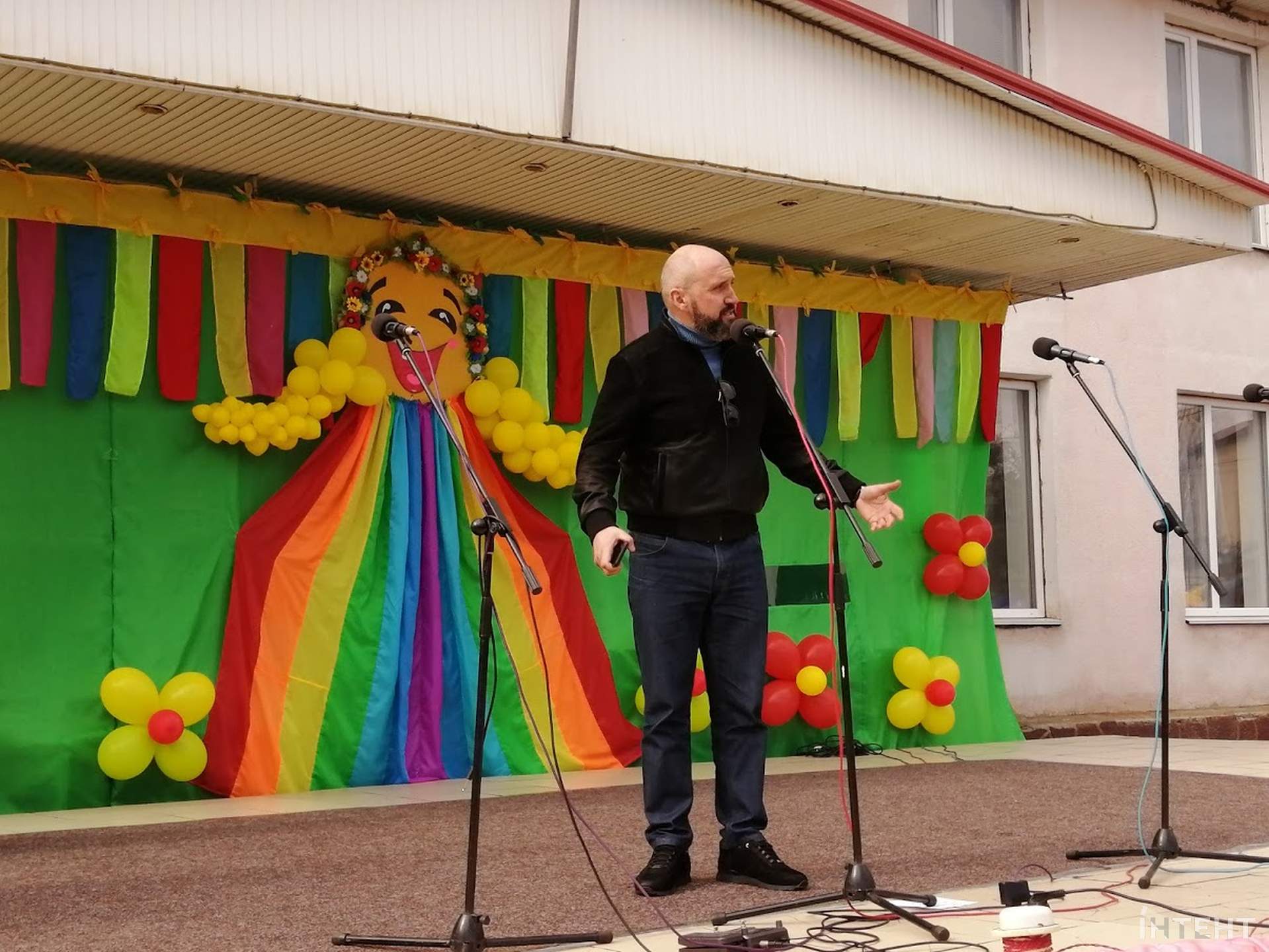 Роздільна зустріла весну ярмарком млинців, піснями та частуванням