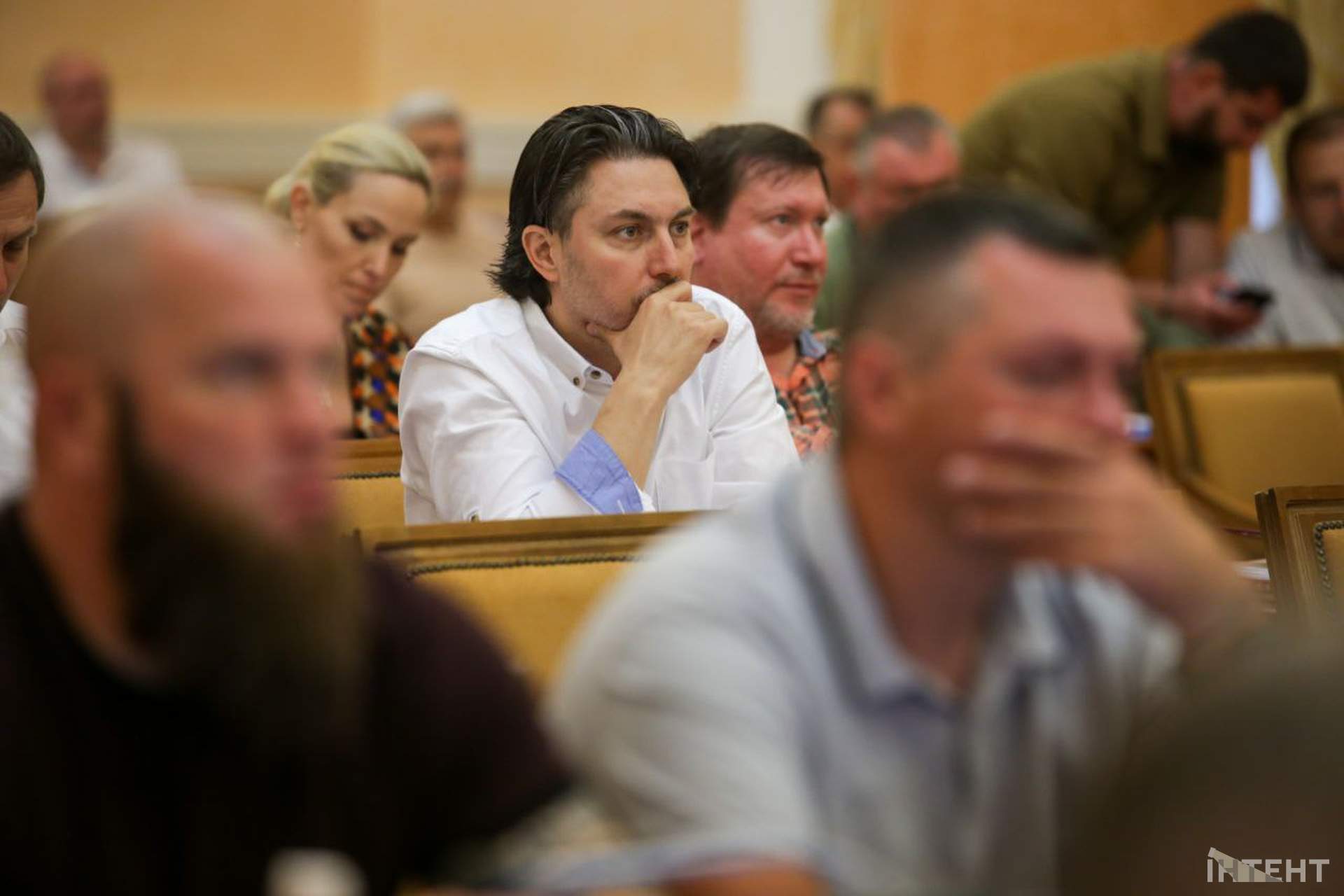 Обличчя та емоції: сесія Одеської міської ради в об'єктиві Інтента