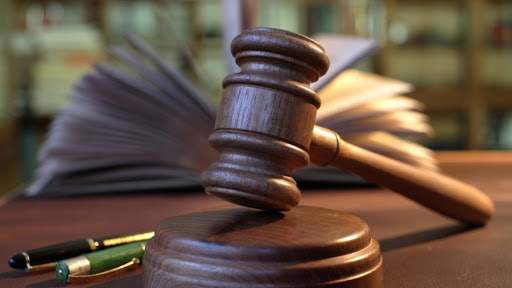 Суд дозволив розшукувати підозрювану у справі про збитки Одеського припортового заводу