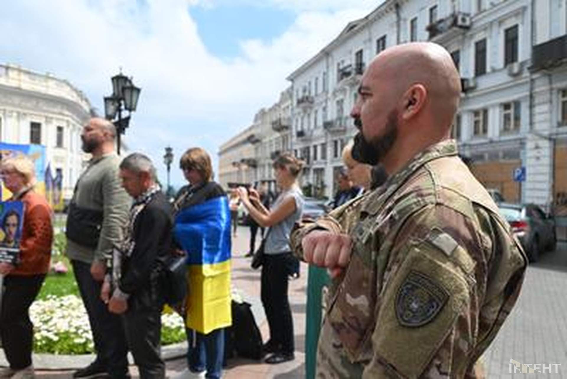 Лампадки, стрічки та хода пам’яті: в Одесі відбулася акція до Дня вишиванки