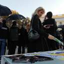 У чорному та з парасолями: в Одесі пройшла акція проти торгівлі людьми