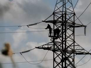 На Миколаївщині росіяни обстріляли електромережу та житлові будинки