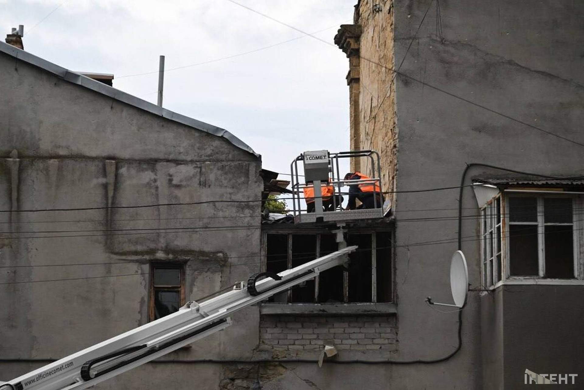 В Одесі росіяни пошкодили лікарню та багатоповерхівку