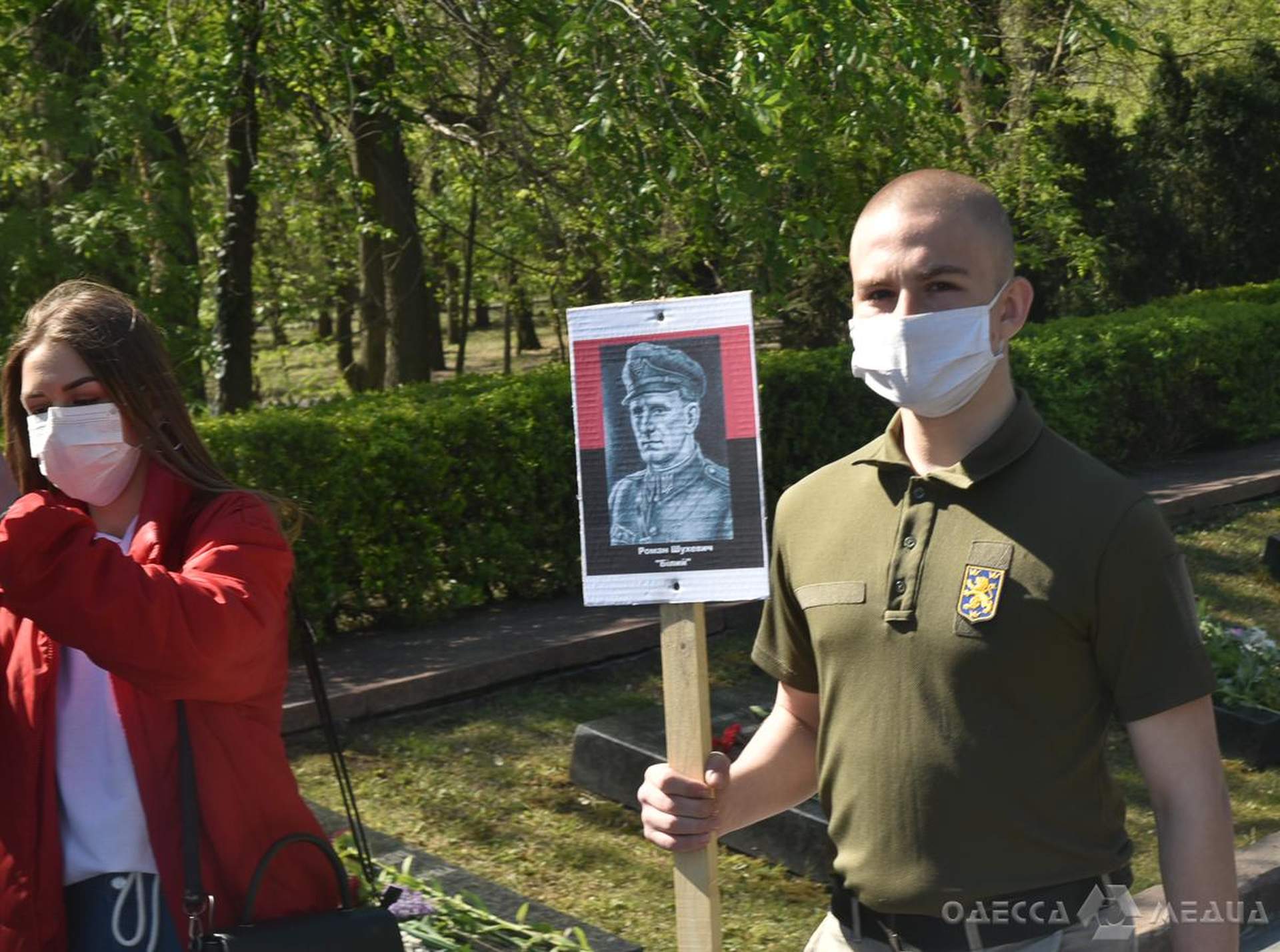 В Одесі відзначили День Перемоги покладанням квітів, та «безсмертним полком» з портретами Шухевича