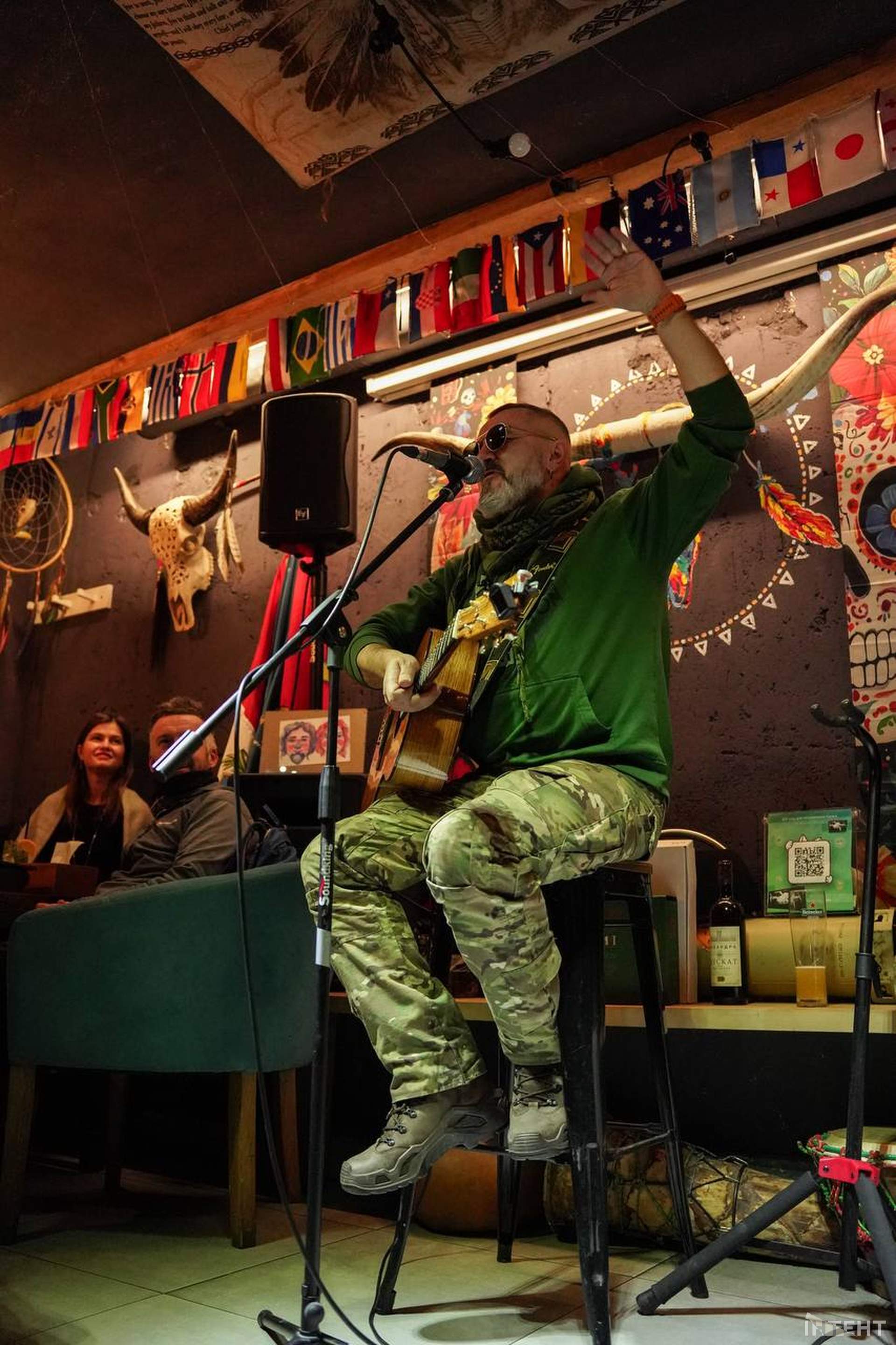 "Добрий ранок, Україно!": благодійний виступ фронтмена гурту "Нумер 482" в Одесі