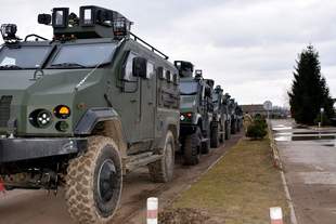 Морские пехотинцы в Болграде получили современные бронеавтомобили "Варта"