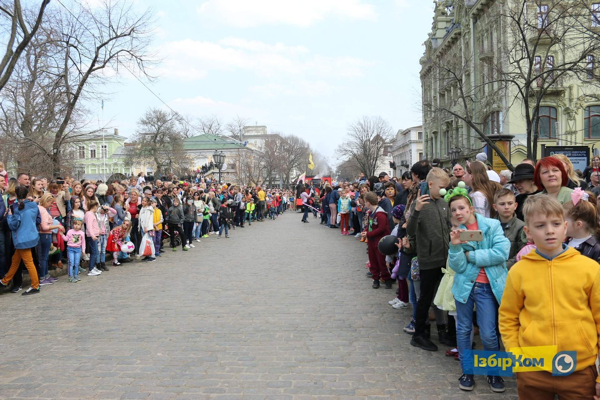 Парад Юморины 2019: зомби, клоуны и Чарли Чаплины