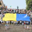 В Одессе развернули 28-метровый флаг Украины и посвятили акцию заложникам Кремля