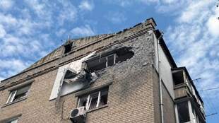 Протипіхотна міна і вибухи з неба: окупанти скалічили жінку та атакували лікарню на Херсонщині