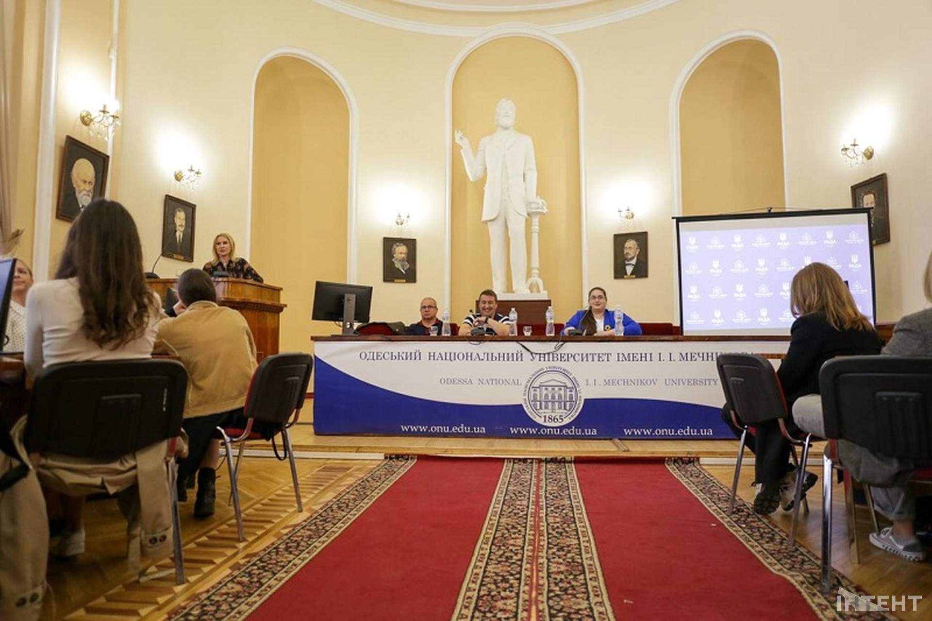 Віцеспікерка в Одесі заявила про недієвість міжнародних організацій у питанні викрадення українських дітей