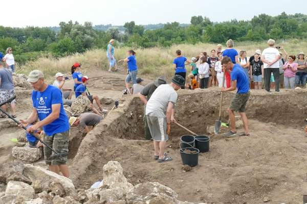 Розкопки фортеці Тягинь. Фото надала співрозмовниця