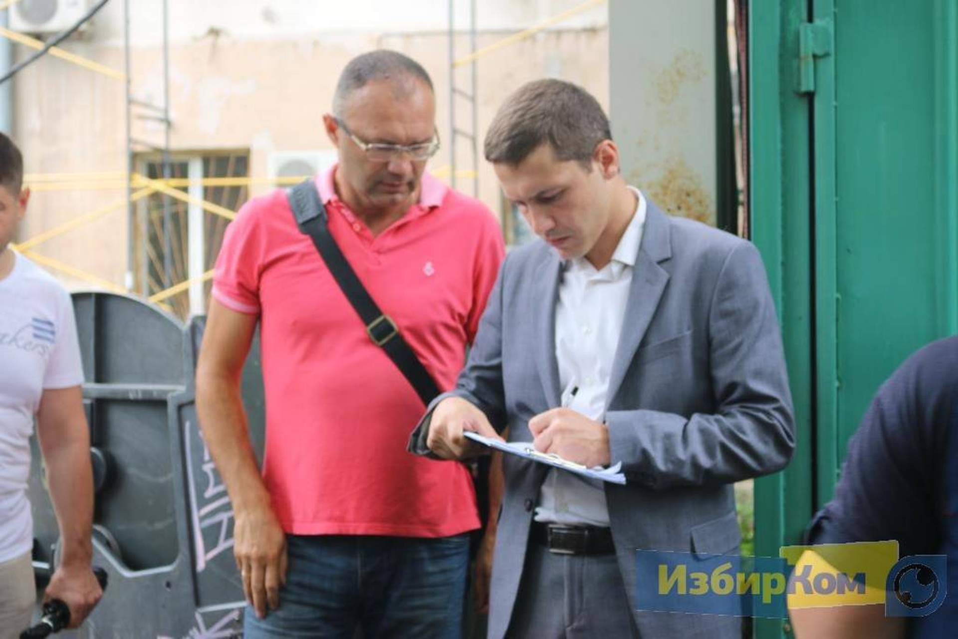 Неожиданная сессия Одесского горсовета: оцепление вокруг мэрии и сбор ради одного вопроса