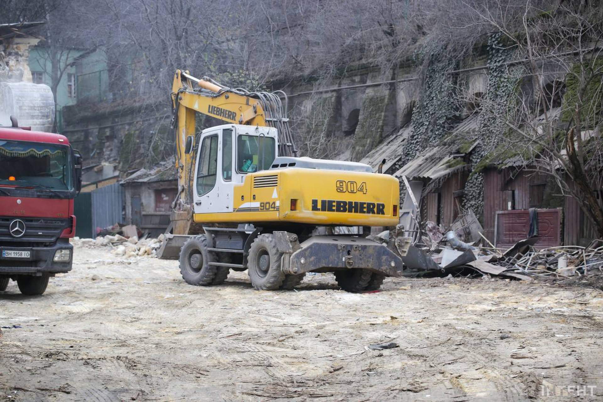 В Одесі знесли будинок, постраждалий від ракетного удару росіян