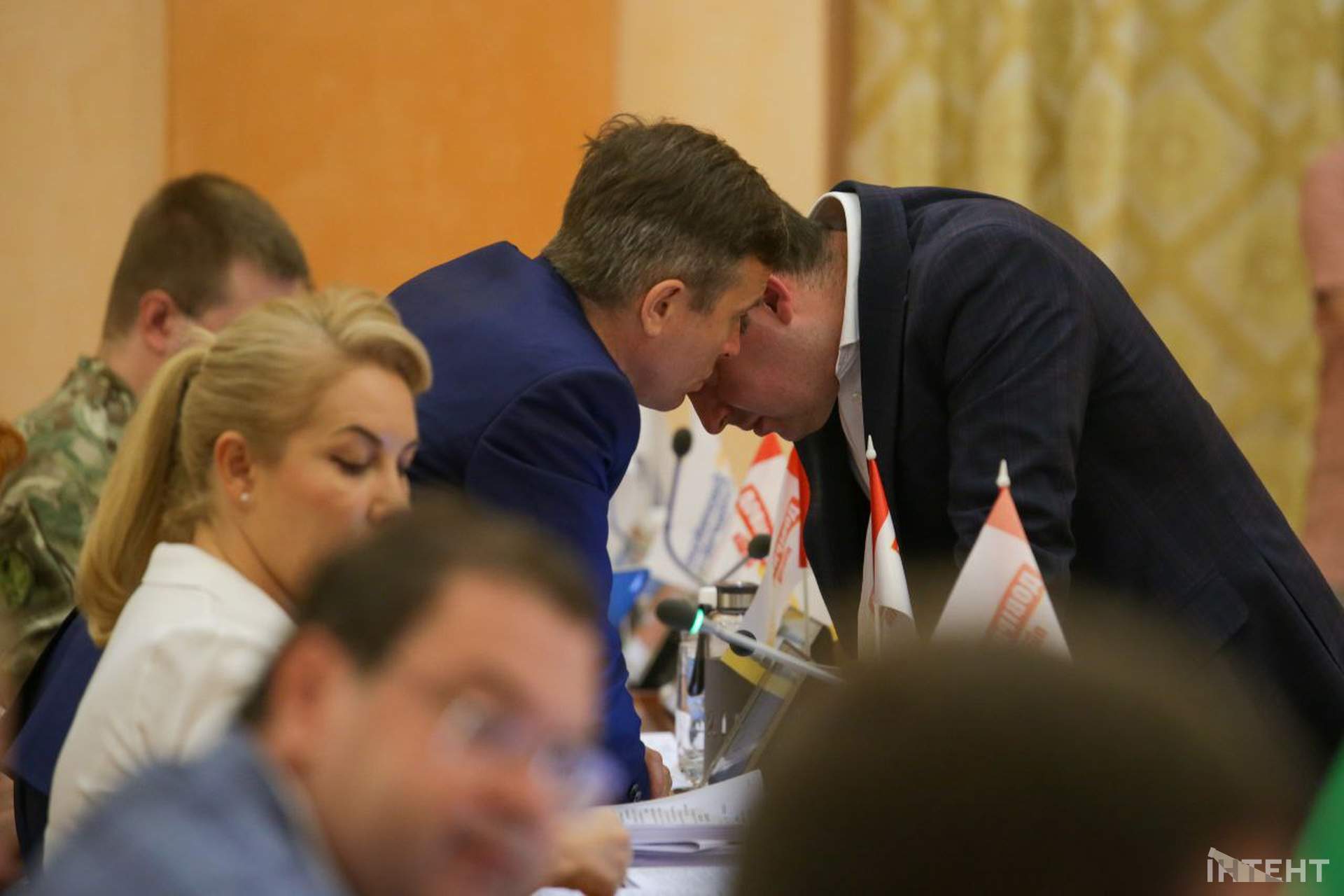 Обличчя та емоції: сесія Одеської міської ради в об'єктиві Інтента