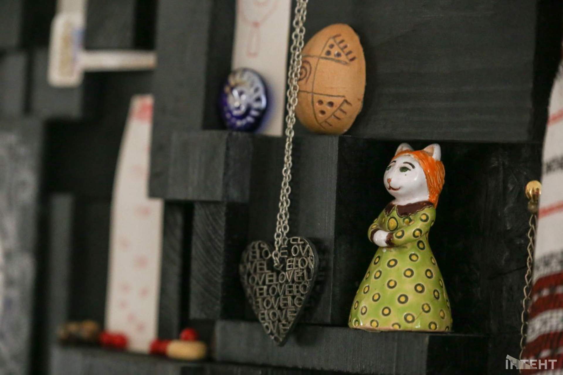 Barbie-українка та манекени замість полотна: в Одесі відкрилася виставка, присвячена війні