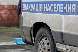 На Херсонщине во время эвакуации раненых гражданских полицейское авто подорвалось на вражеской мине