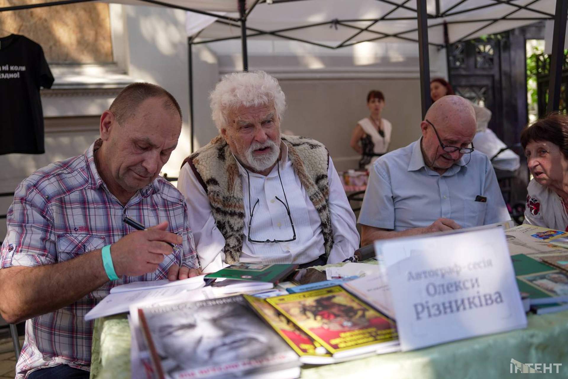 Одеська бібліотека прийняла ювілейну виставку-форум "Українська книга на Одещині"