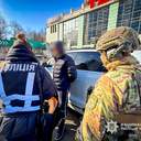 В Одесі затримали членів добровольчої організації за торгівлю бронюванням