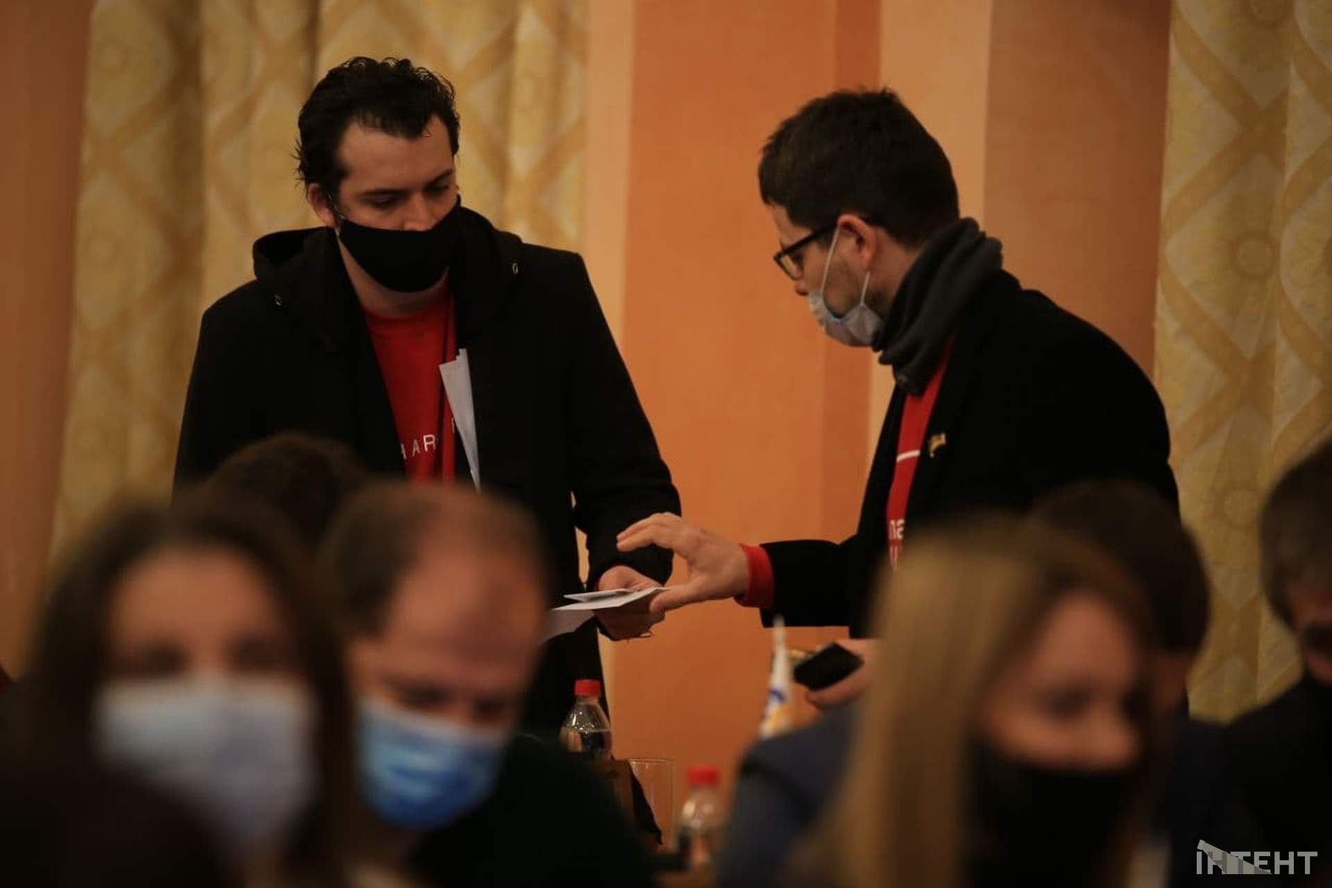Кадрова сесія Одеської міськради в обличчях