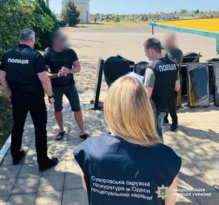 Хабар за життя вічне: завідувач кладовища на Одещині вимагав гроші за місця поховання