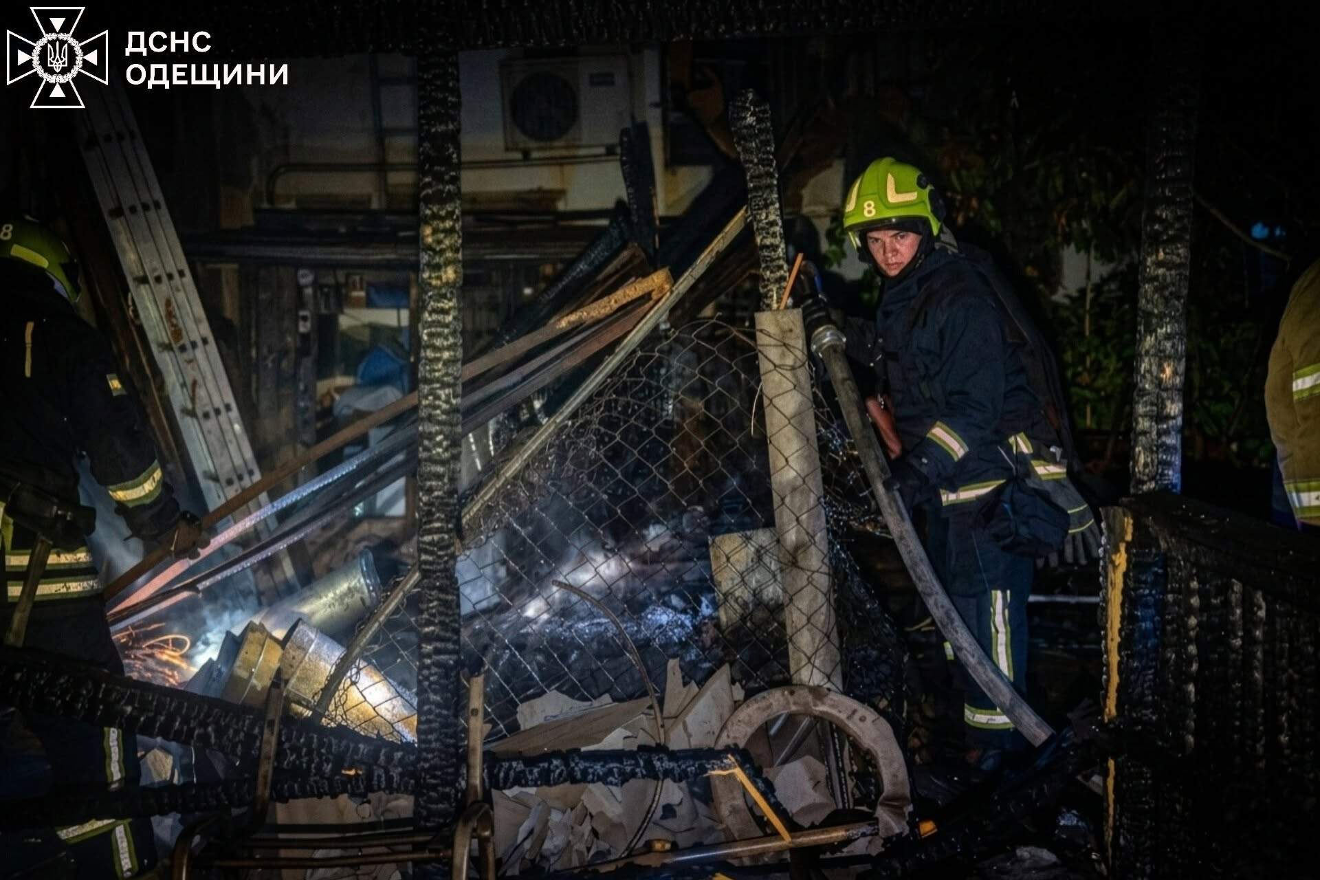 Вночі росіяни поранили одесита та поцілили на територію храму в Чорноморську