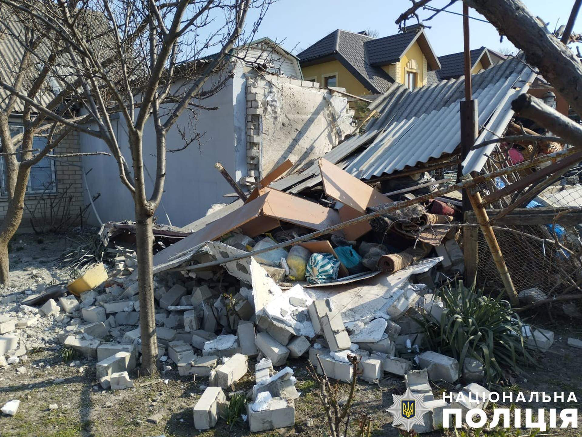 Поранено людину: російські війська продовжують гатити по Херсону