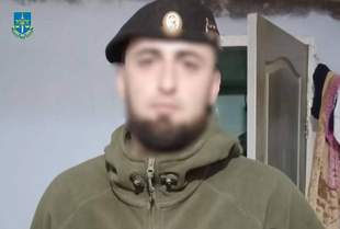 Окупант на Херсонщині знущався над місцевою жителькою