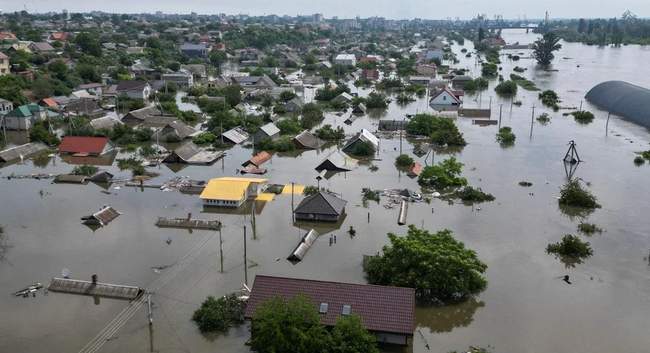 Затоплені будинки після підриву. ФОТО: nv.ua