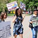 В центре Одессы "монстранты" в сопровождении человека-единорога встретились с агностиками