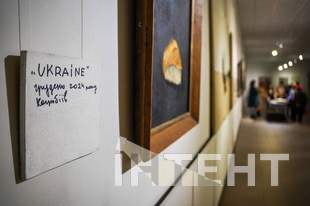Одеський художник подарував картину з хлібом під прицілом музею в Полтаві