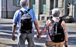 Як українцям отримувати пенсію за кордоном