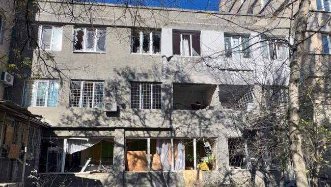 Наслідки атаки у Херсоні. ФОТО: npu.gov.ua