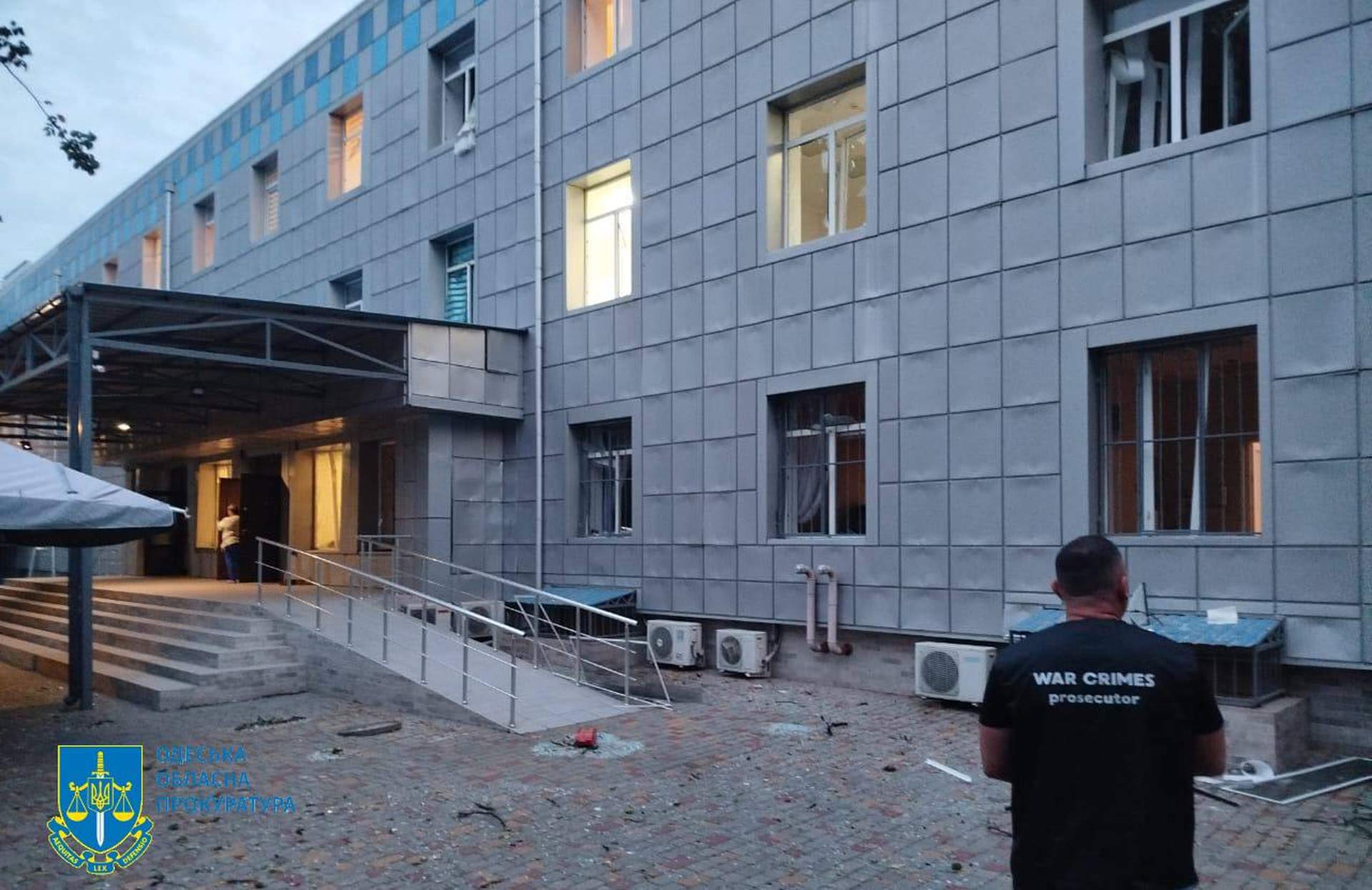 Вночі росіяни вбили в Одесі двох людей й поцілили в пологовий будинок