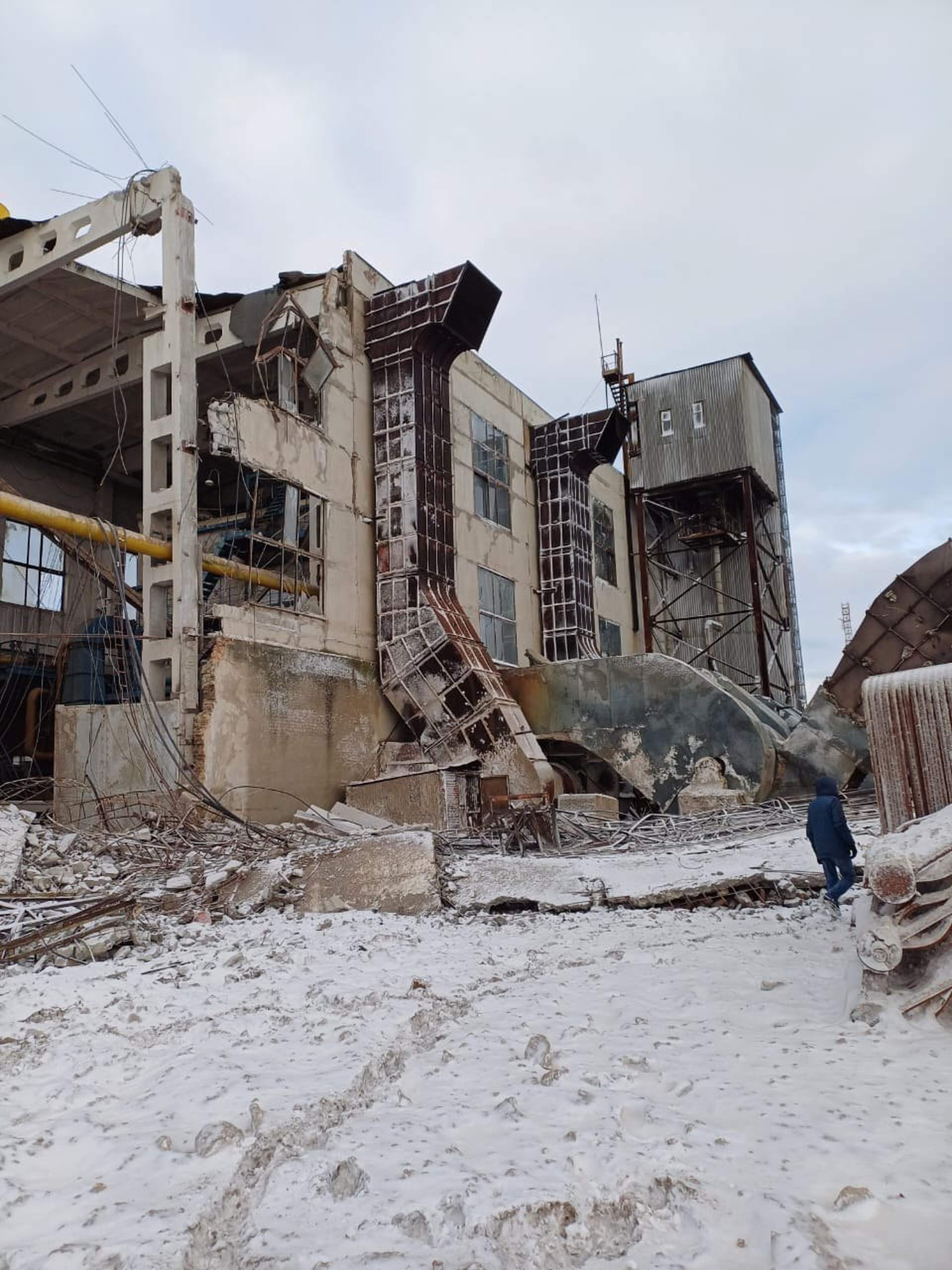 Негода зламала трубу котельної в Одесі та призупинила електротранспорт