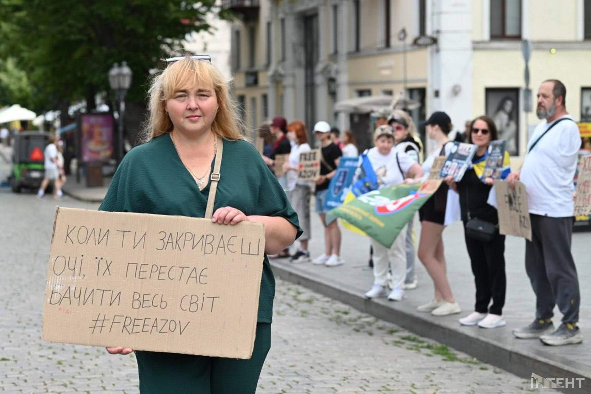 Двоє колишніх полонених відмітили річниці звільнення на акції в Одесі