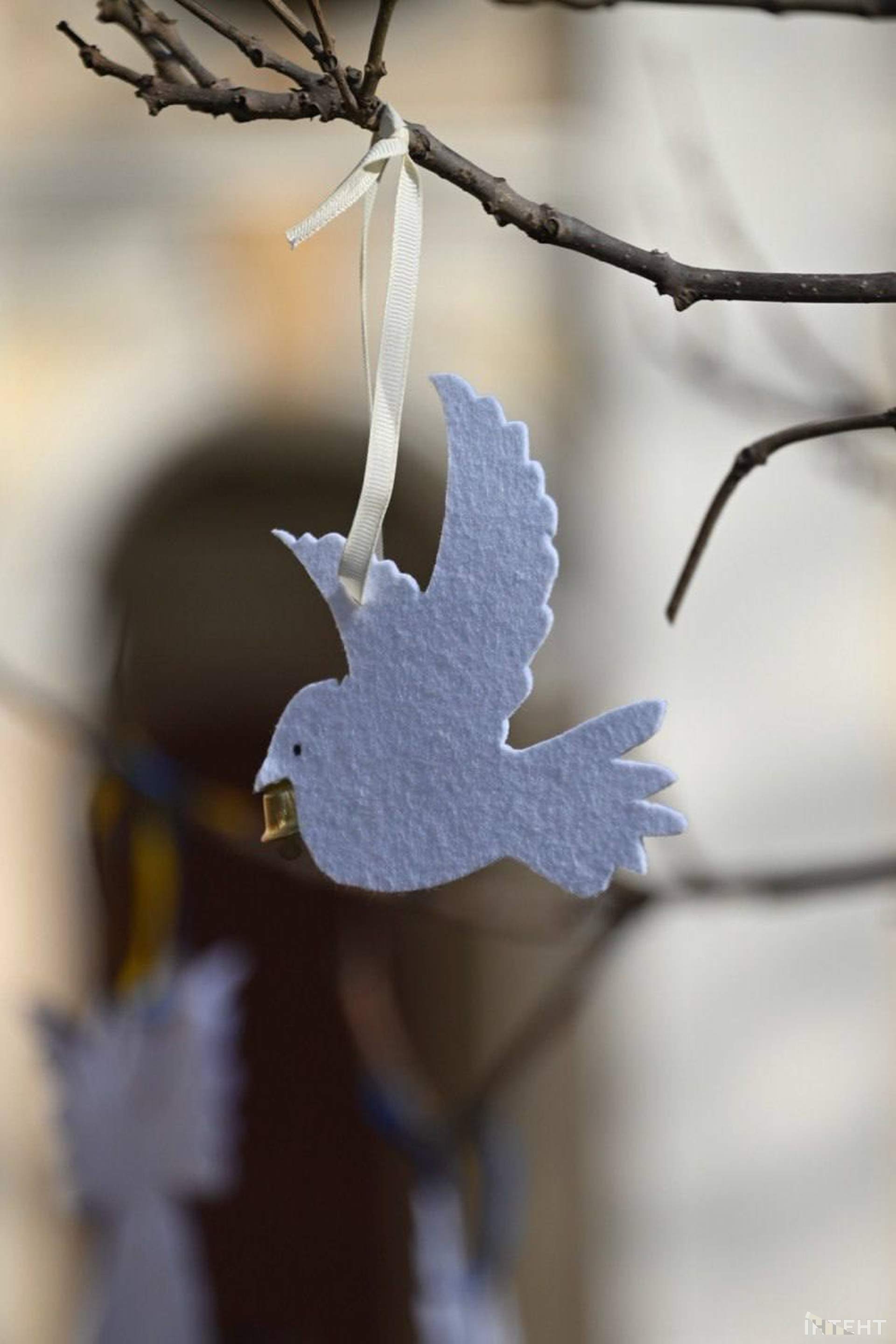 В Одесі вшанували пам'ять вбитих росіянами у драмтеатрі Маріуполя